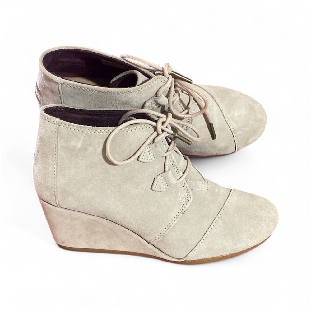 Toms Women's Beige Wedge Ankle Boots. Size 9